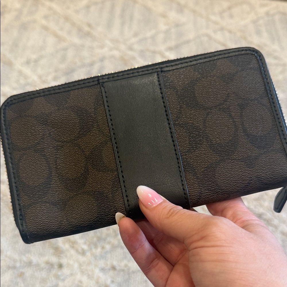 Coach Signature Brown and Black Zip Wallet - Picture 2 of 4